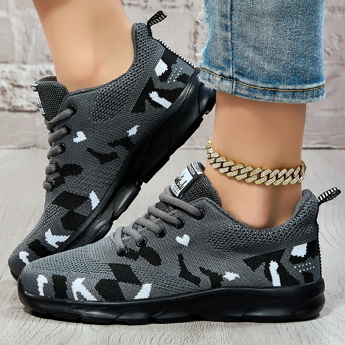 Women's Running Shoes Lightweight Mesh Fabric Casual Sports Shoes