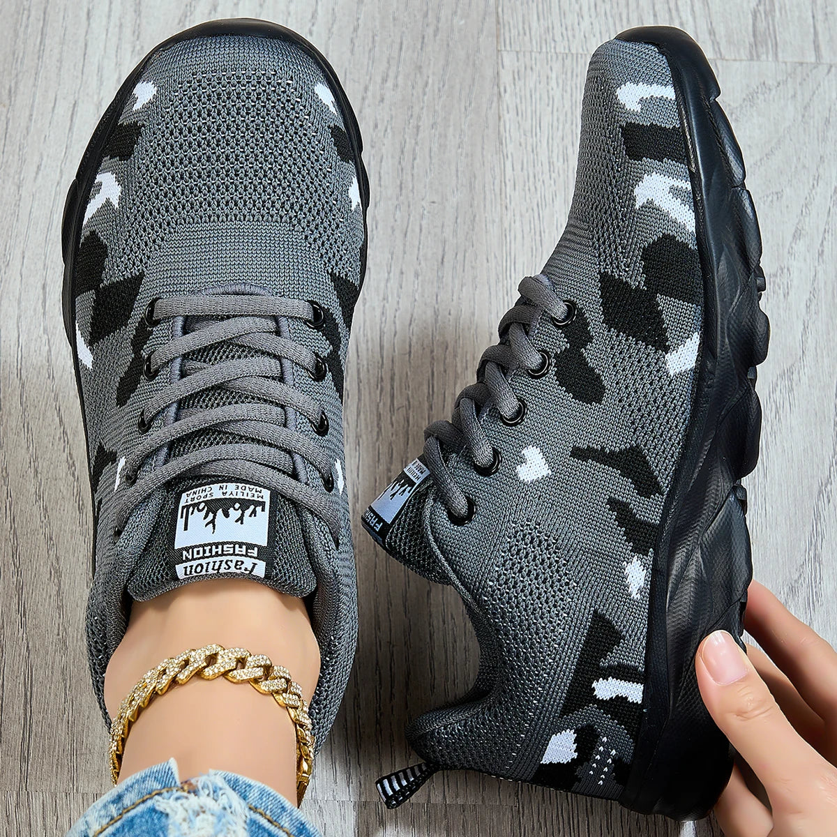 Women's Running Shoes Lightweight Mesh Fabric Casual Sports Shoes