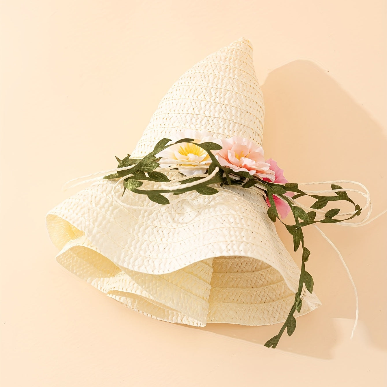 1 Women's fabric flower and leaf decorated wavy straw hat, sweet pastoral style suitable for s, Women's outdoor vacation, wedding season, summer gift, beach play